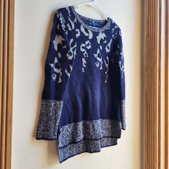 Apt. 9 Blue/Gray Abstract Animal Print Scoop Neck Sweater Size Medium - Picture 1 of 13